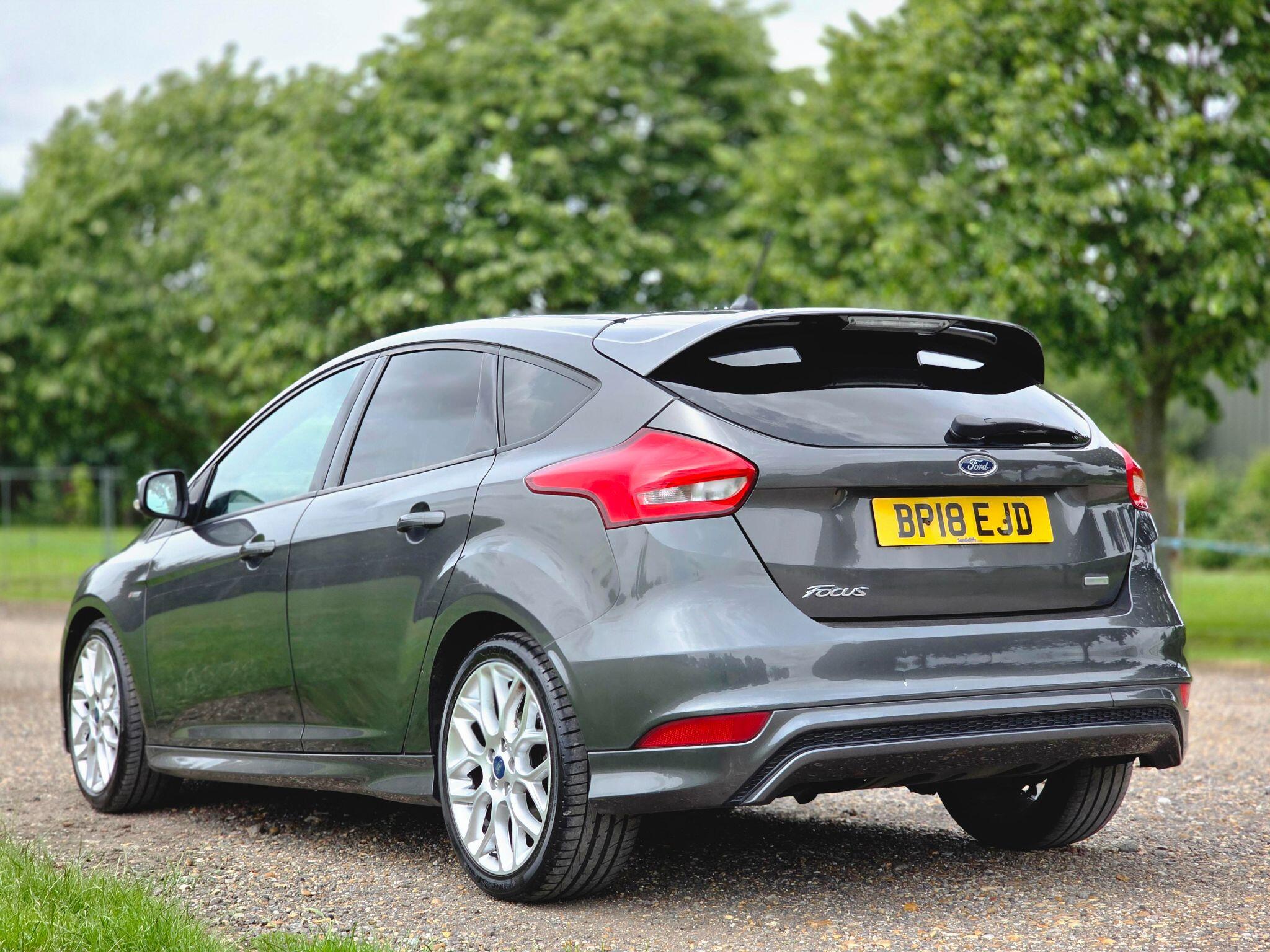 Ford Focus view 11