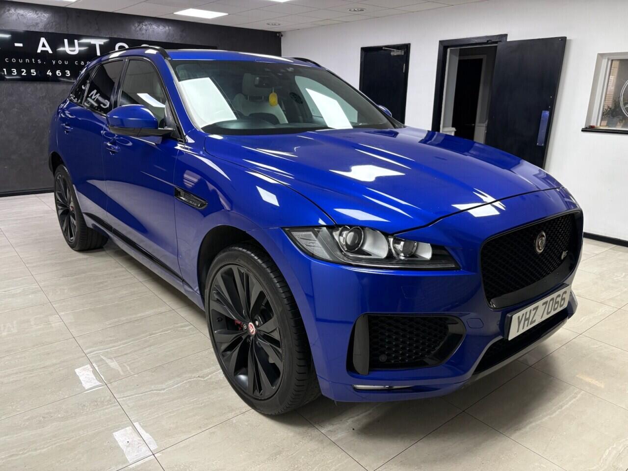 Jaguar F-Pace view 9