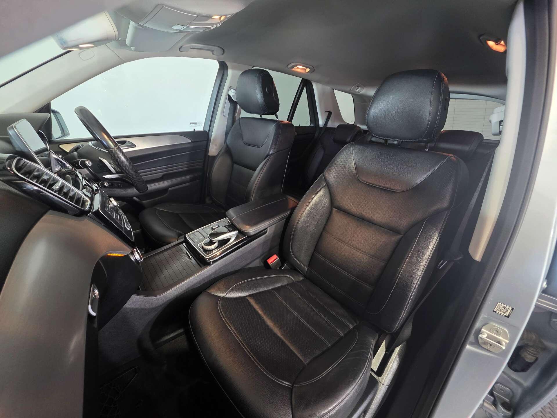 Mercedes-Benz Gle view 54