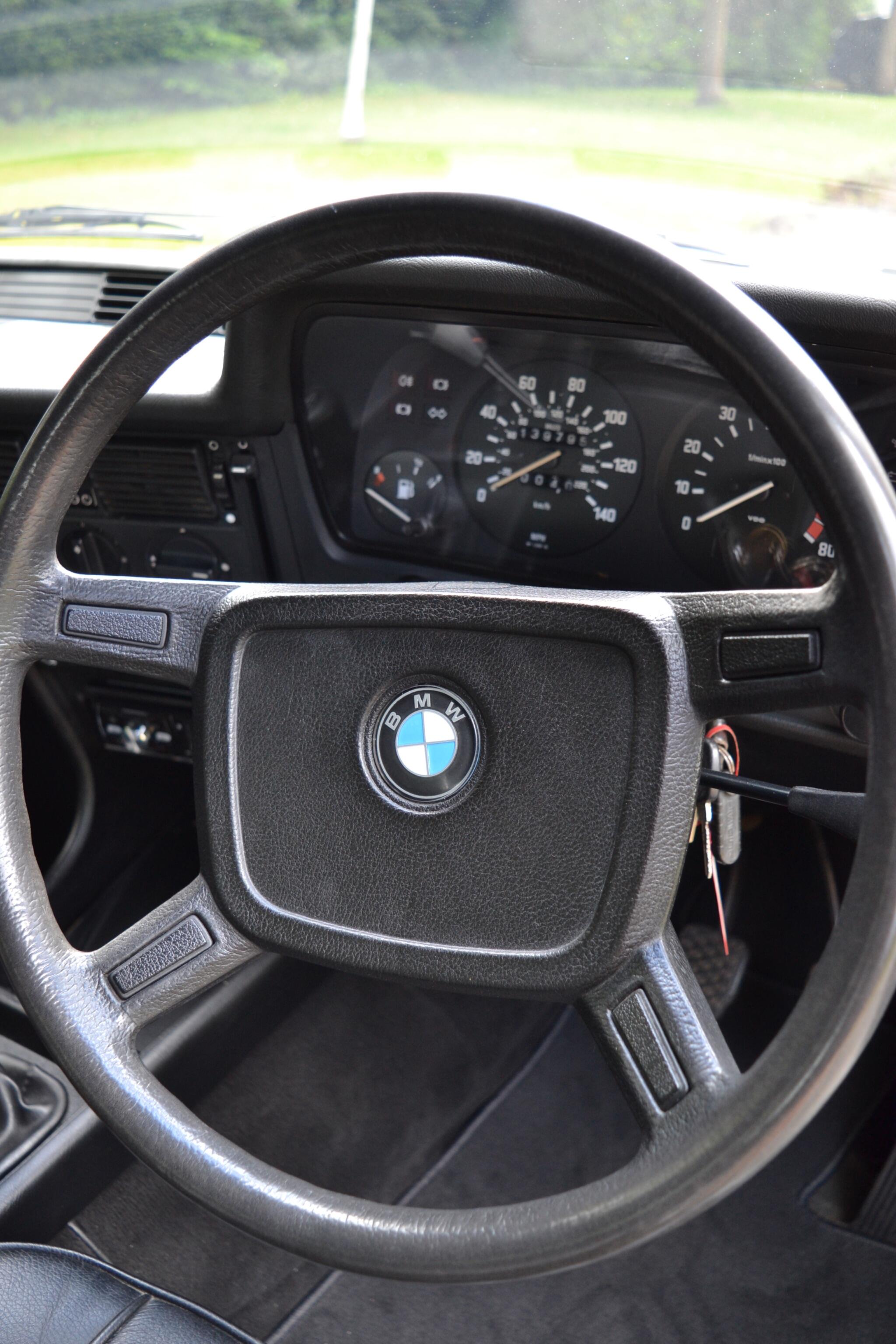 BMW 3 Series view 21