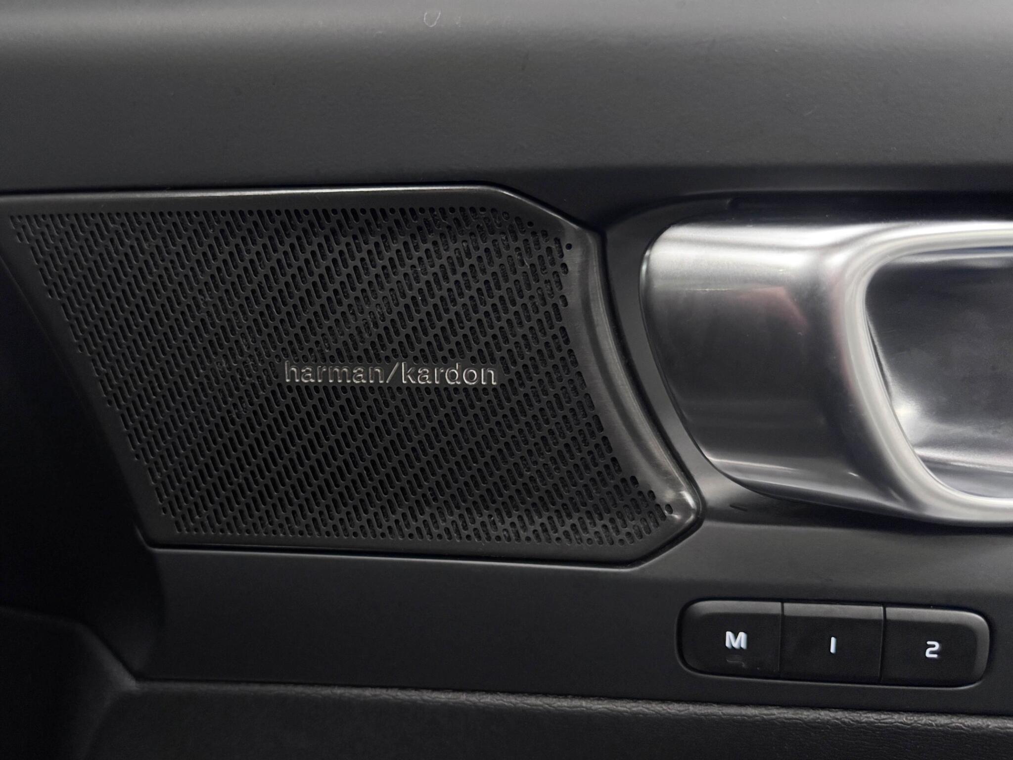 Volvo XC40 view 19