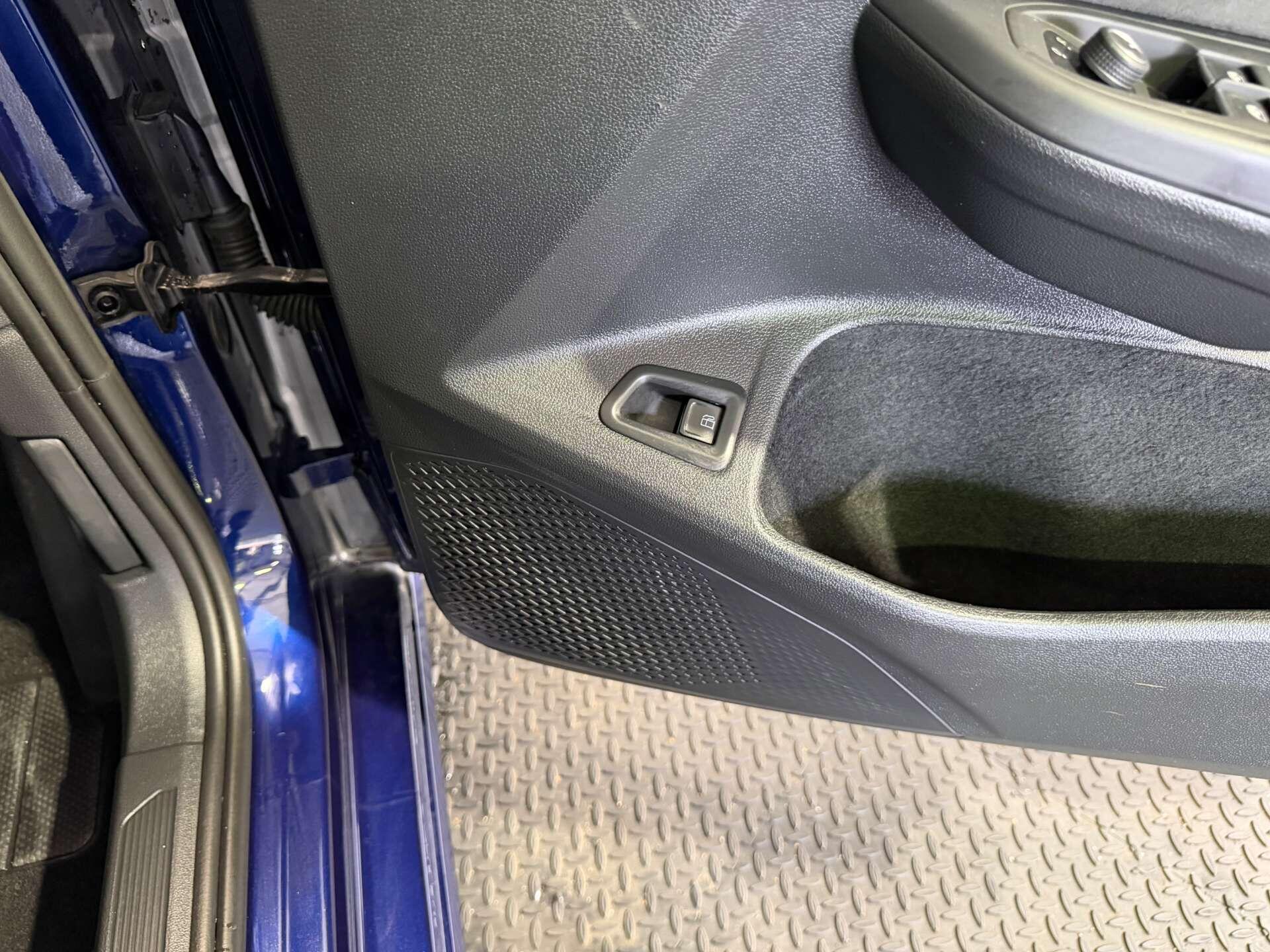 Volkswagen Golf view 18