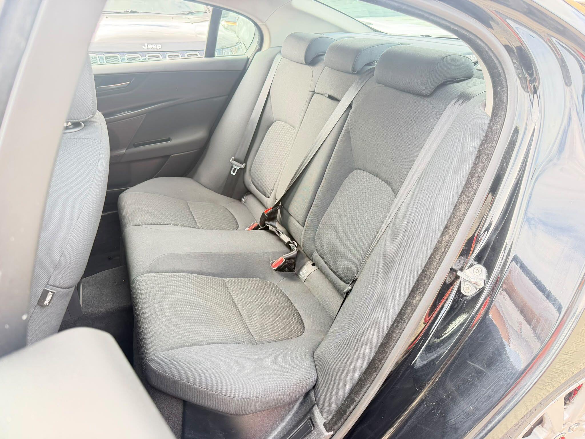 Jaguar XE view 18