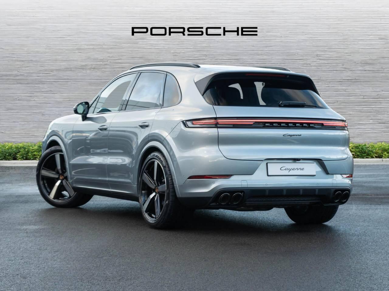 Porsche Cayenne view 3