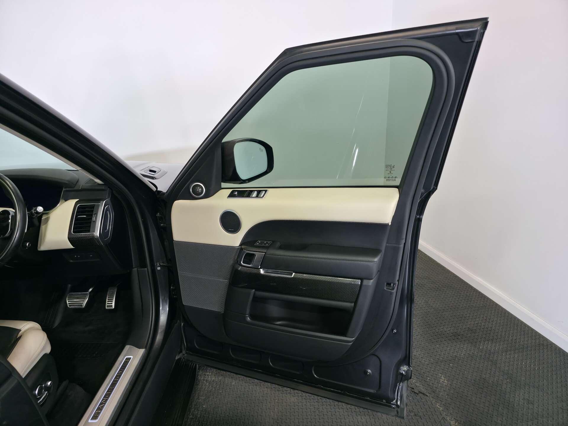 Land Rover Range Rover Sport view 26