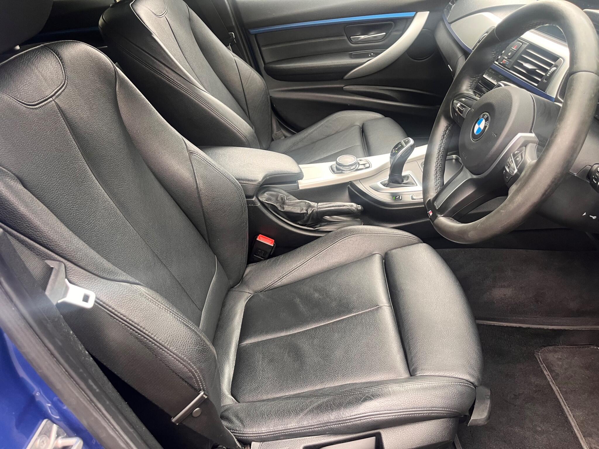 BMW 3 Series view 25