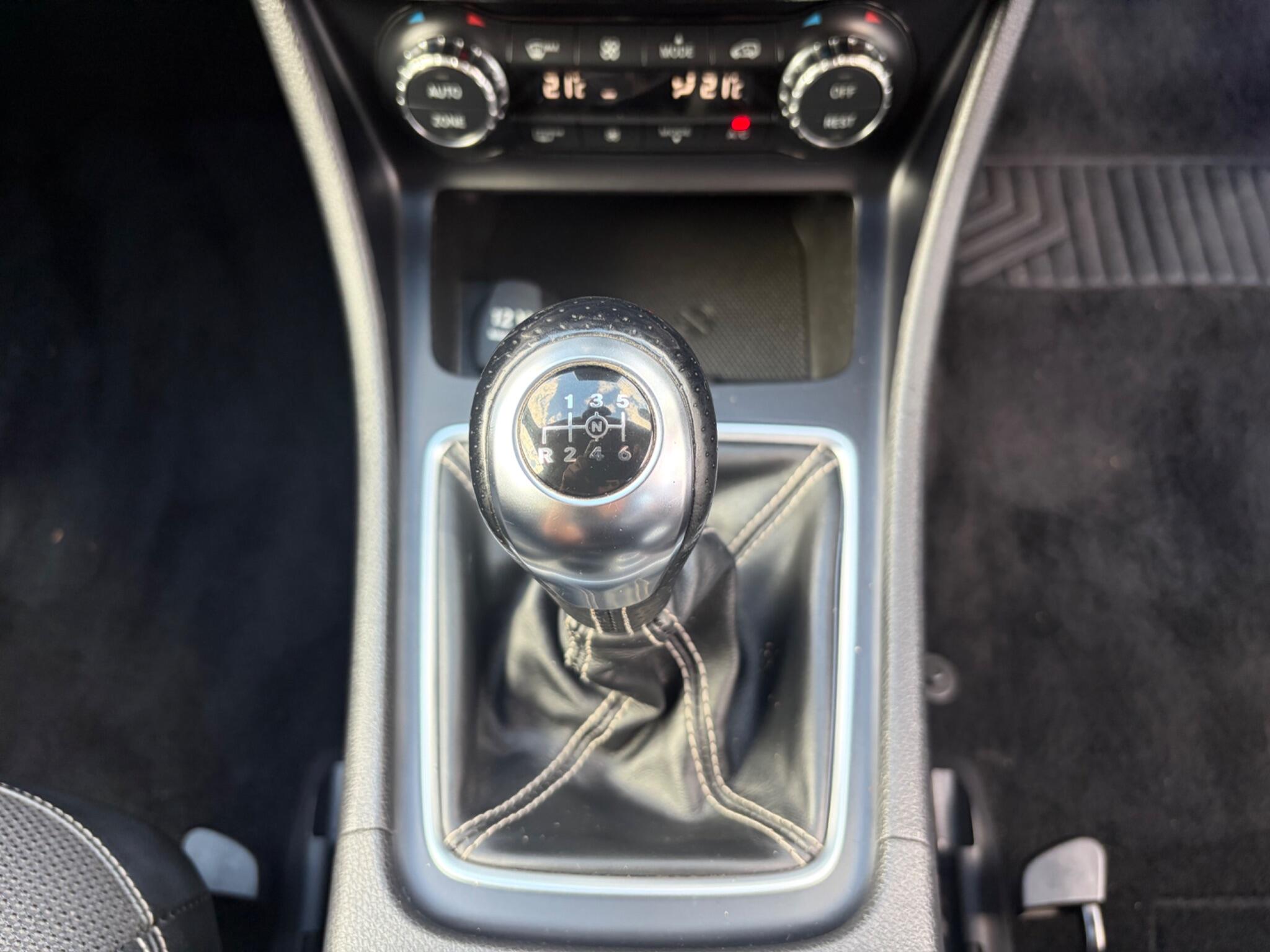 Mercedes-Benz Cla view 51