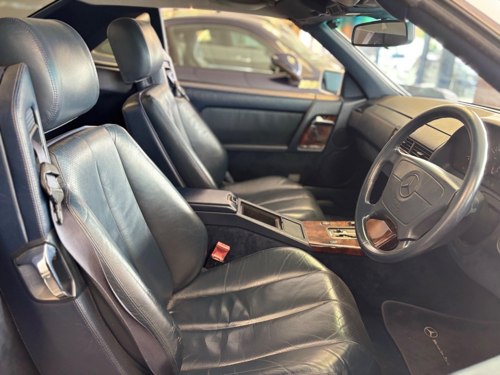 Mercedes-Benz 300 view 14