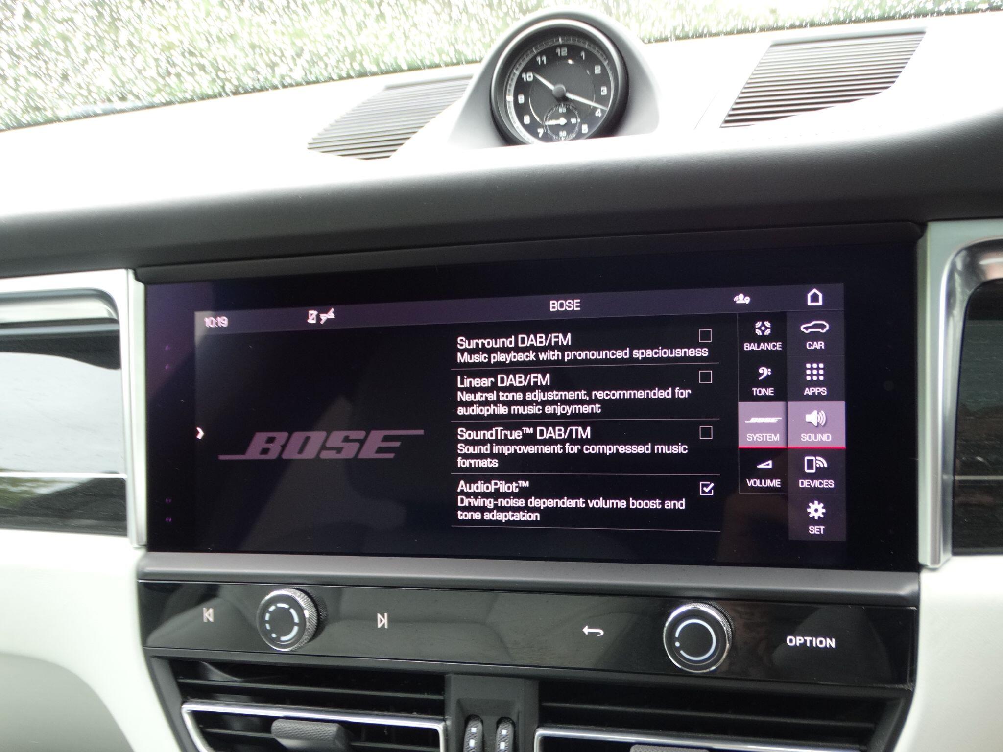 Porsche Macan view 30