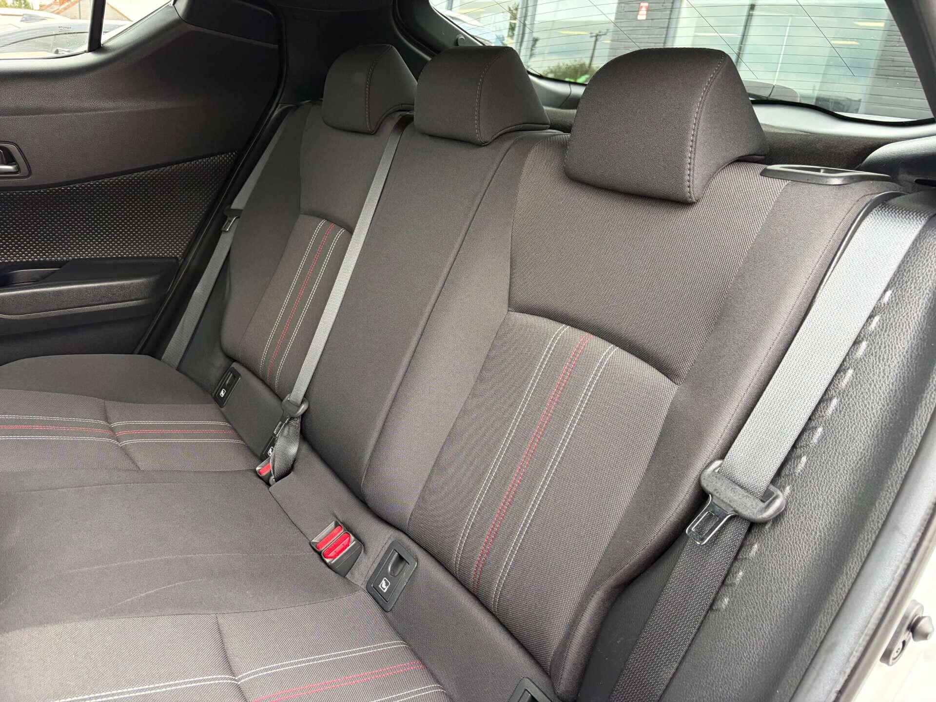 Toyota C-HR view 23