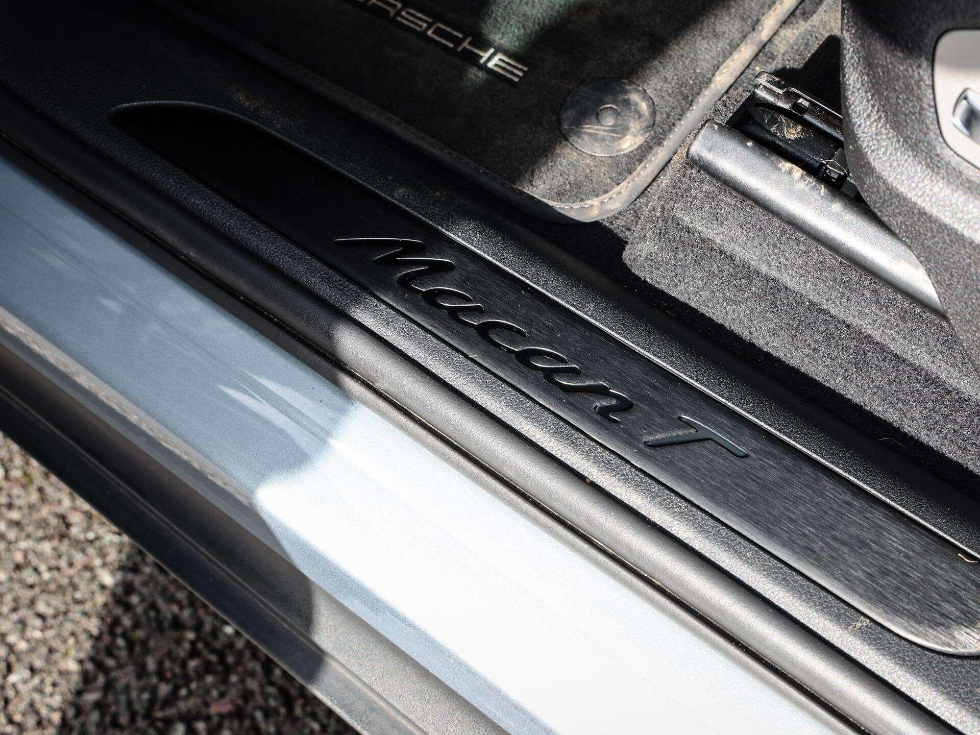 Porsche Macan view 31
