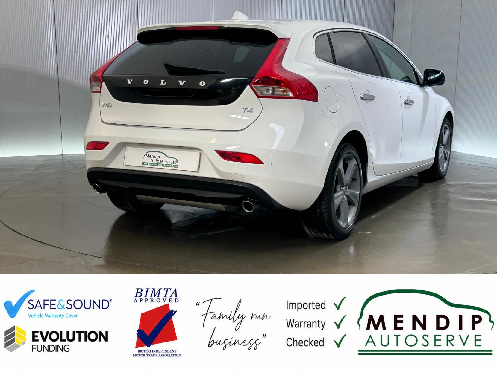 Volvo V40 view 27