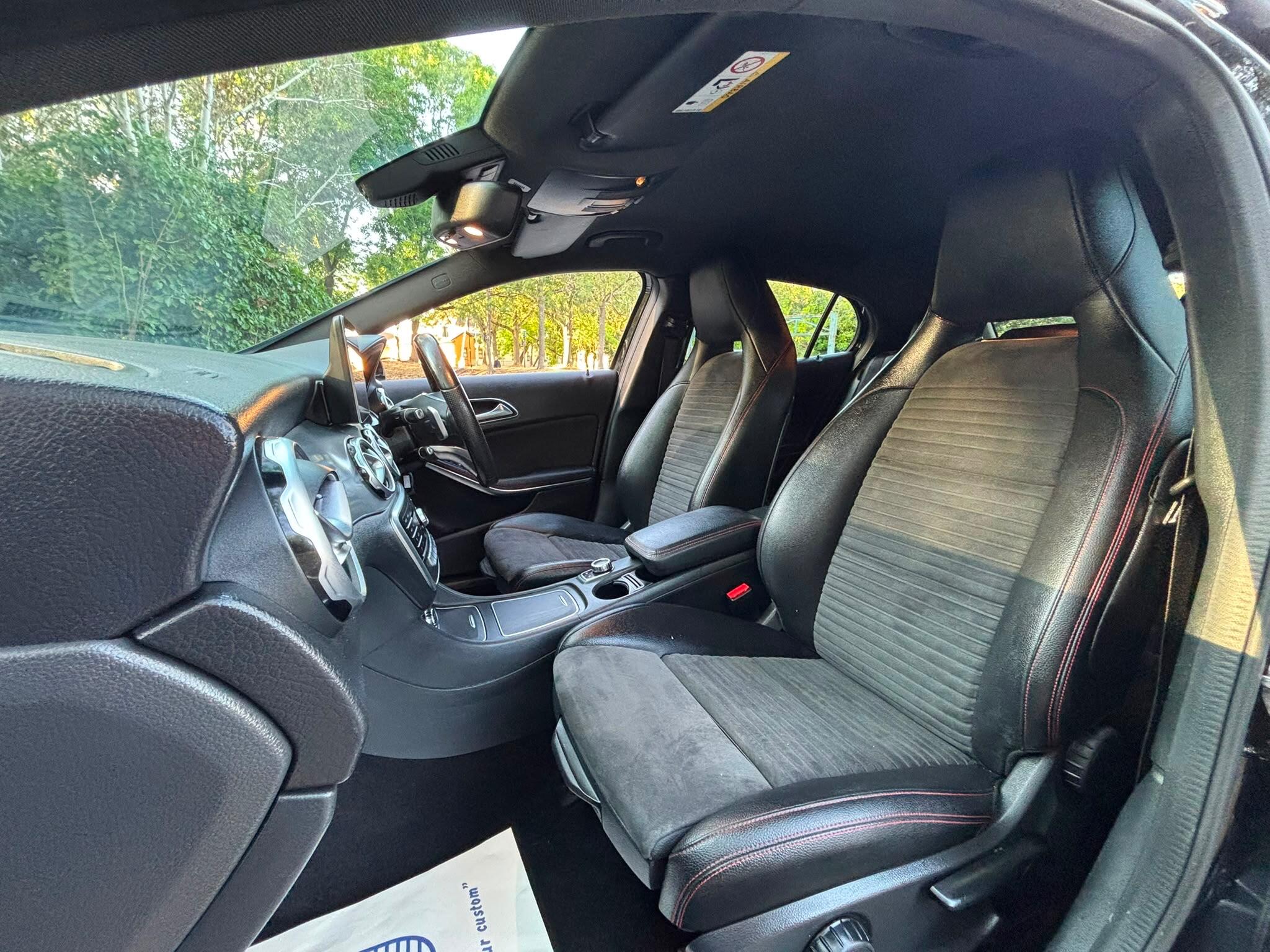 Mercedes-Benz Gla view 13
