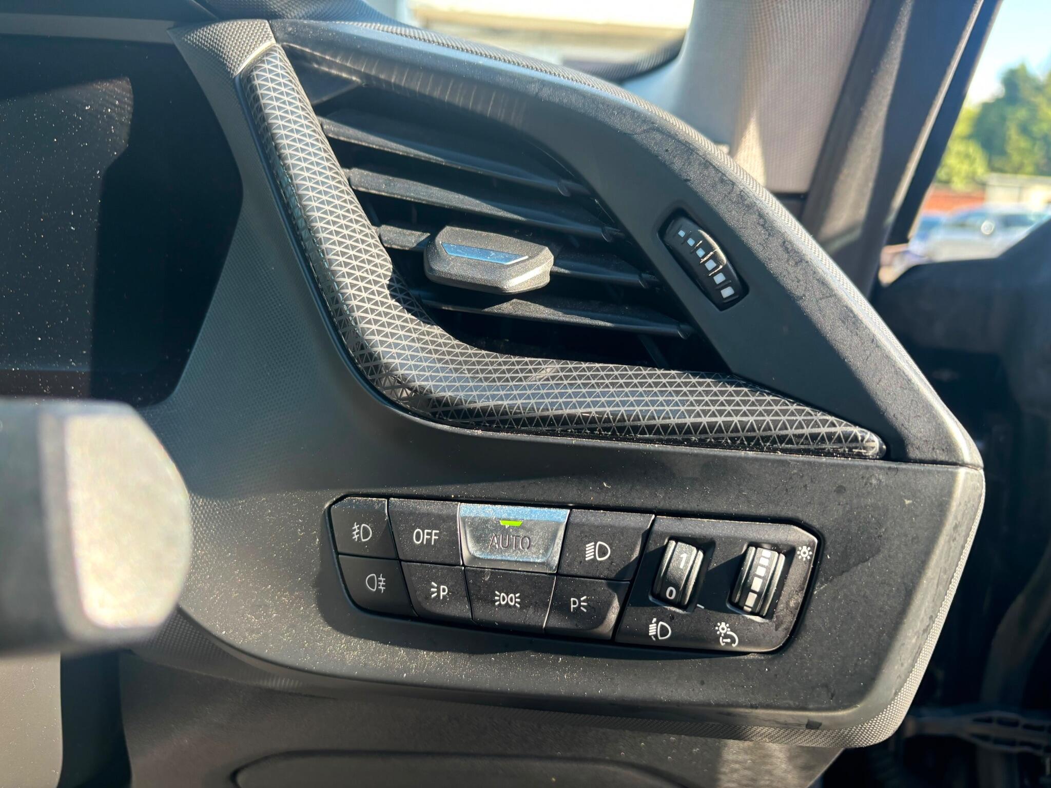 BMW 2 Series view 22