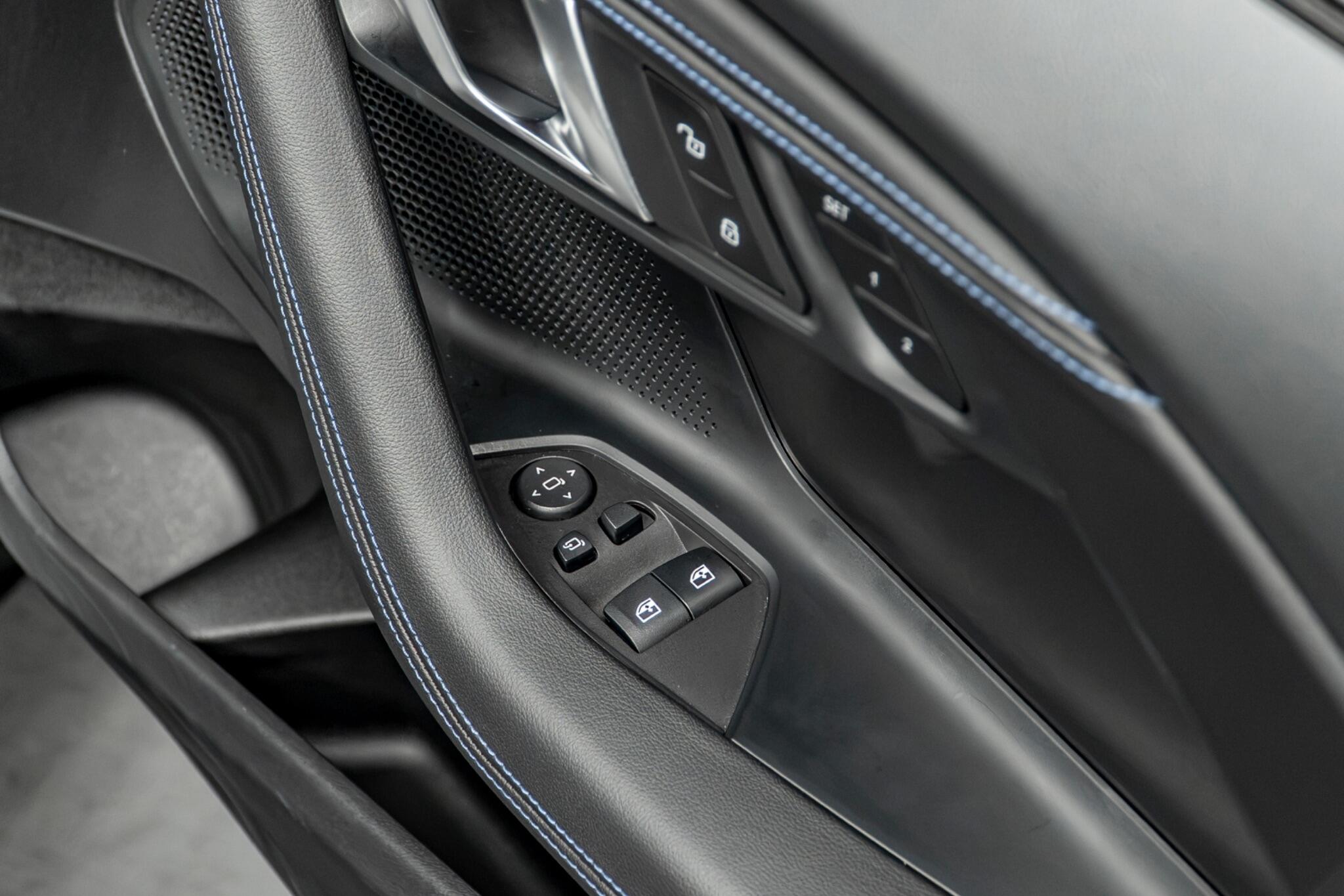 BMW 2 Series view 32