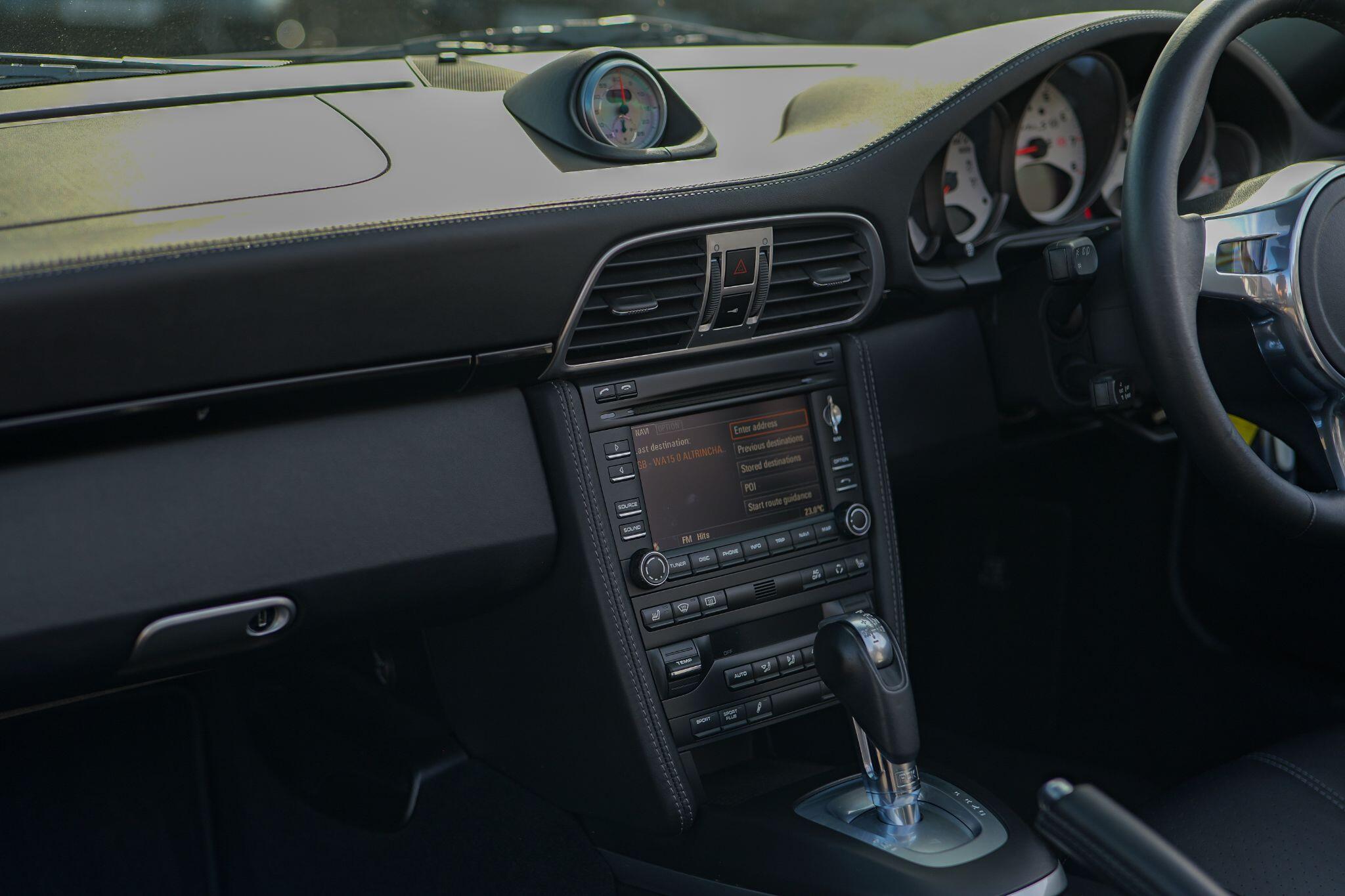 Porsche 911 view 20