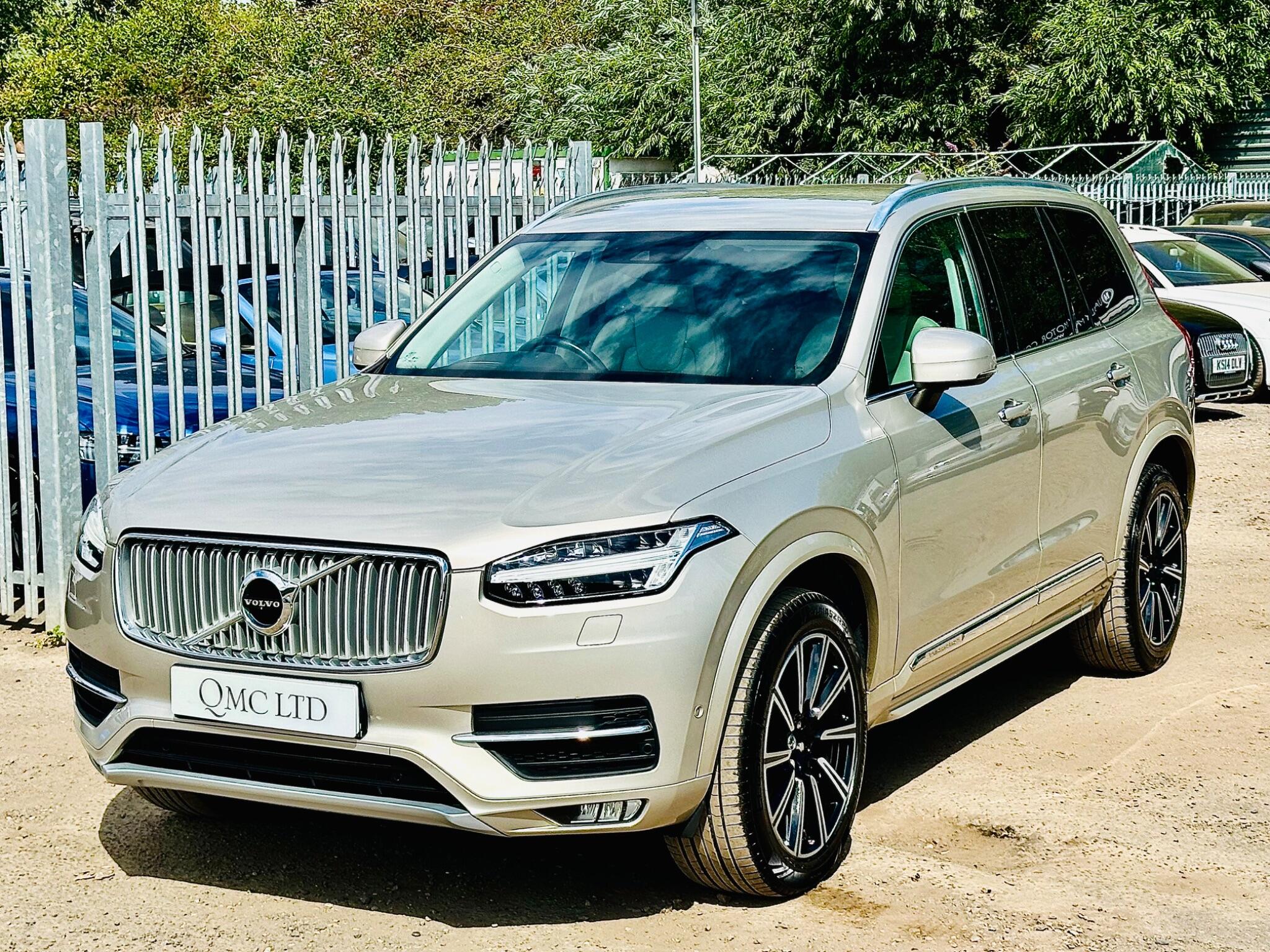 Volvo XC90 view 10