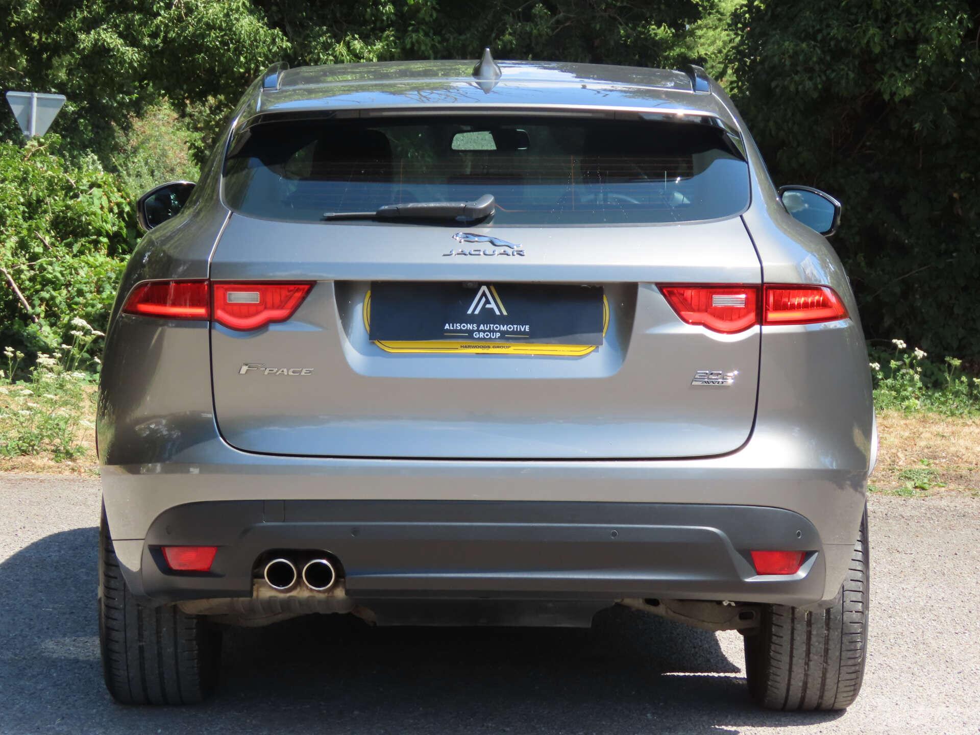 Jaguar F-Pace view 5
