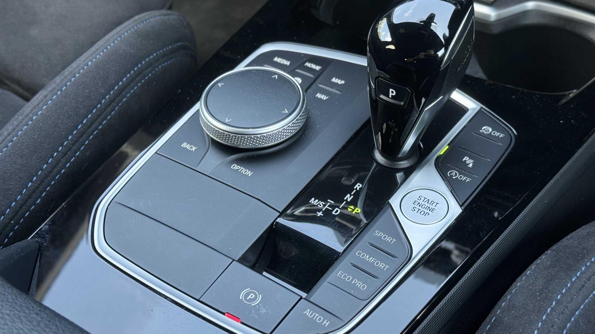 BMW 1 Series view 35