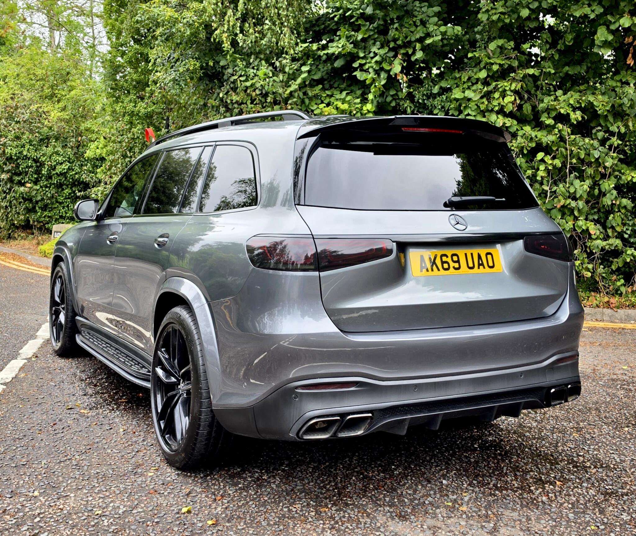 Mercedes-Benz GLS view 21