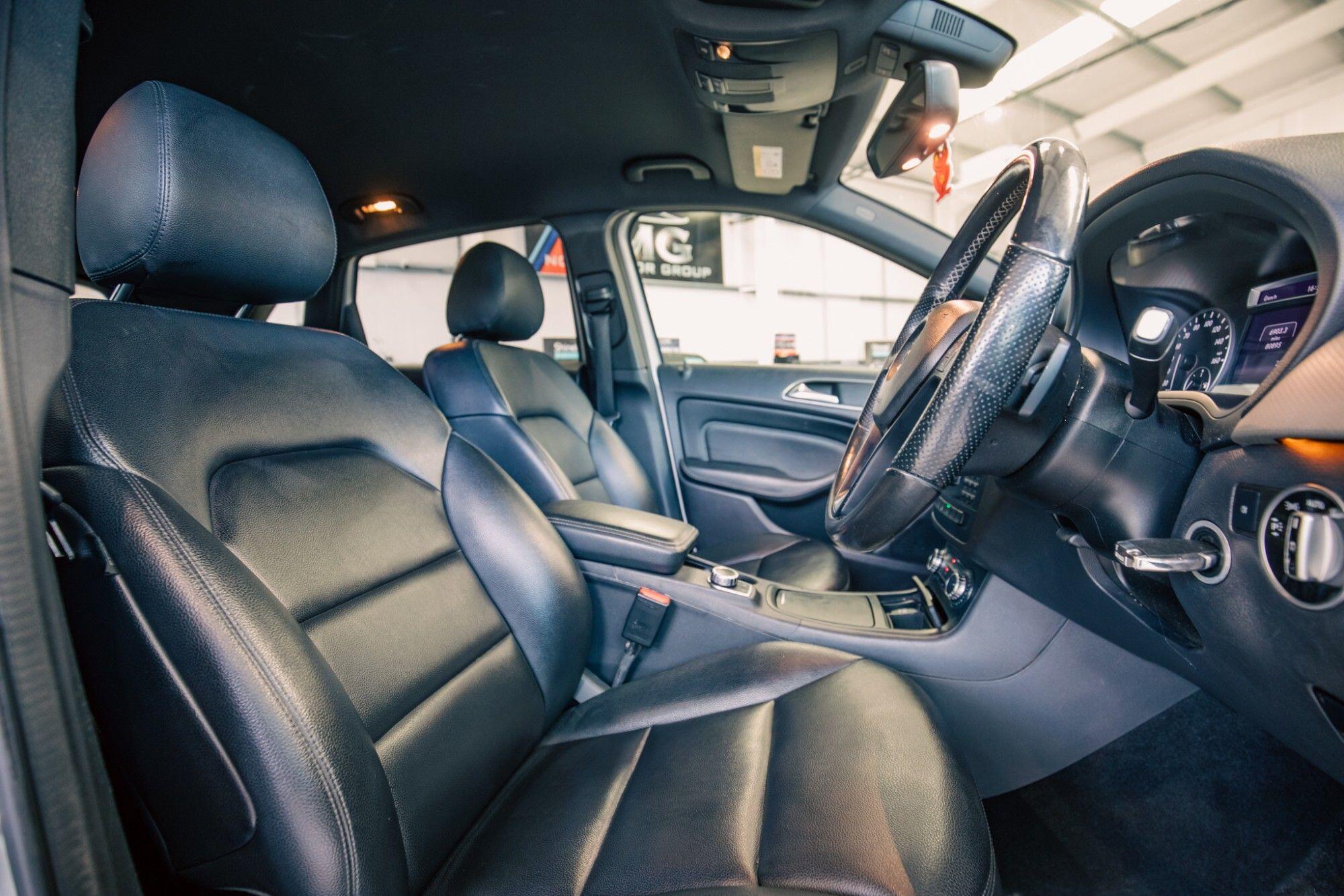 Mercedes-Benz B-Class view 3
