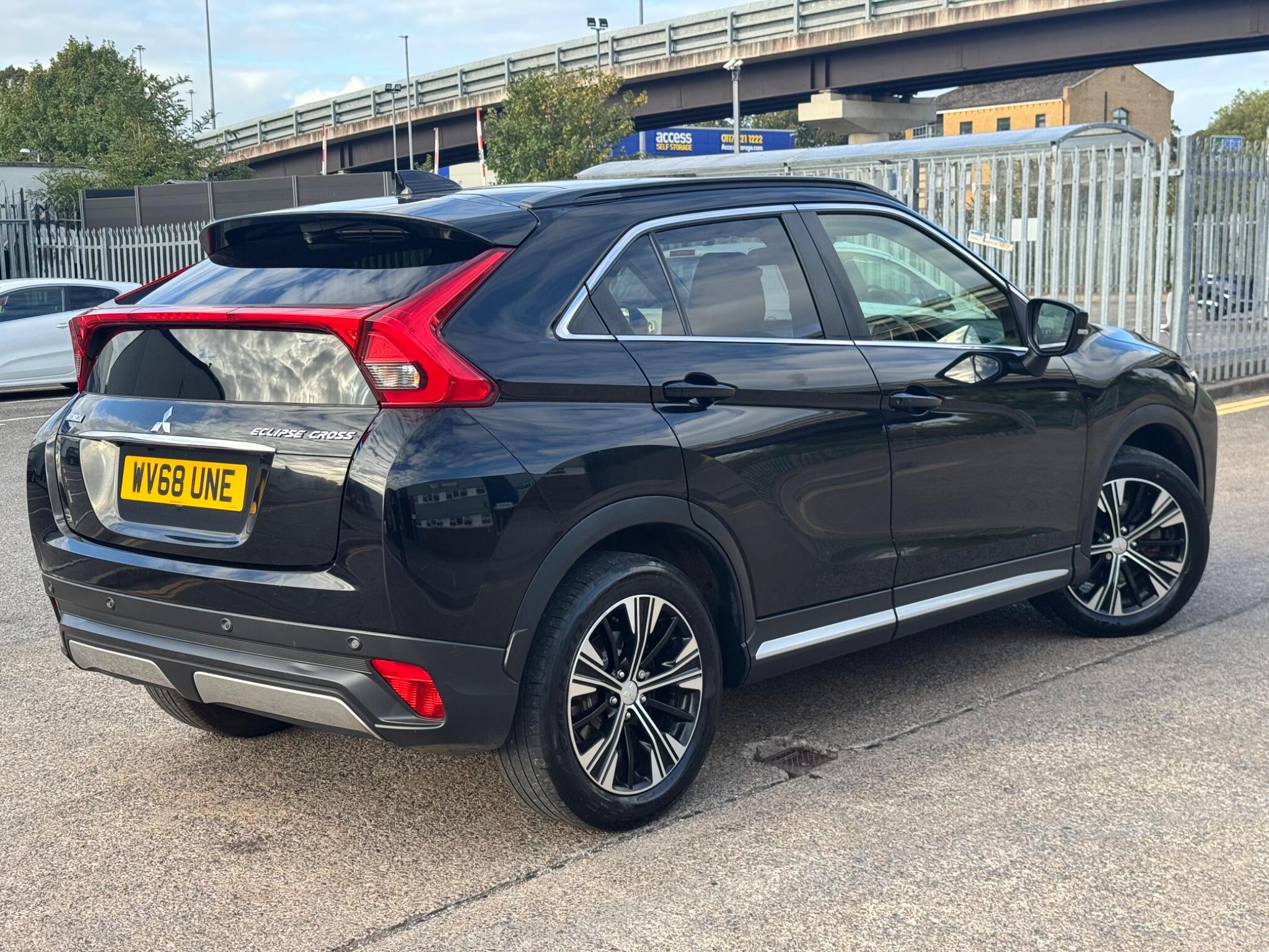 Mitsubishi Eclipse Cross view 17