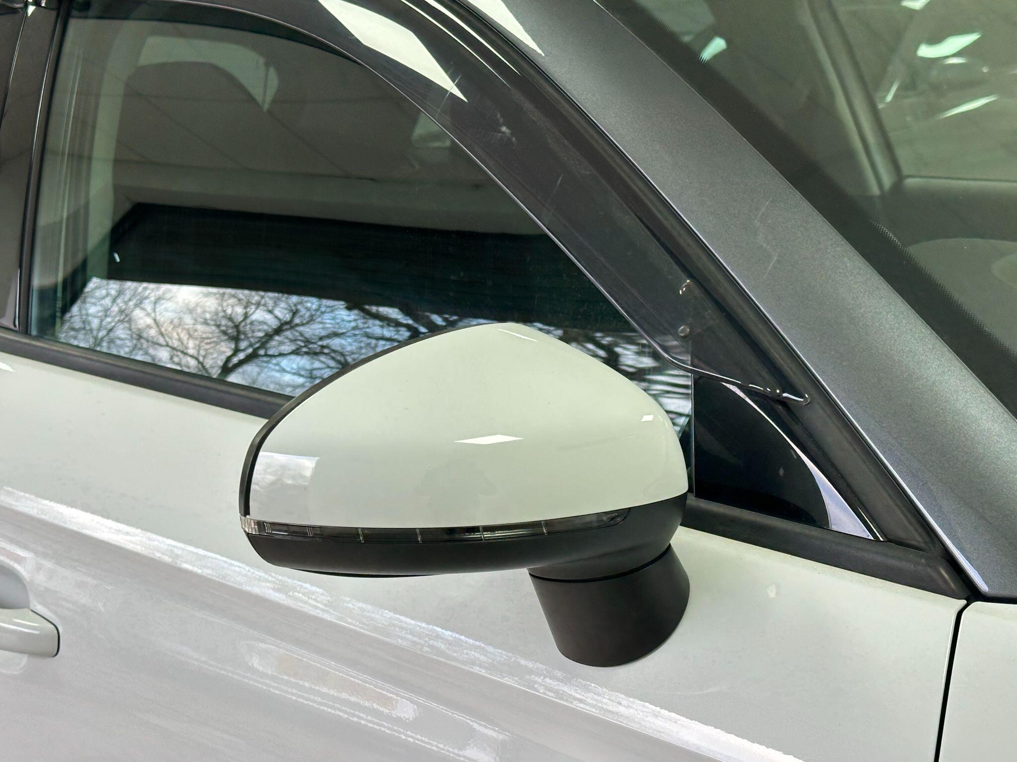 2014 Audi A1 image 32