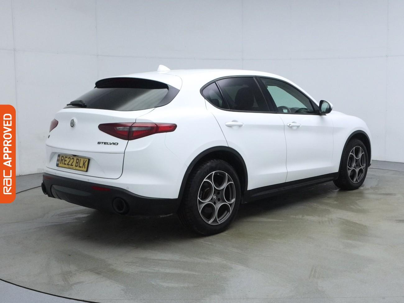 Alfa Romeo Stelvio view 34