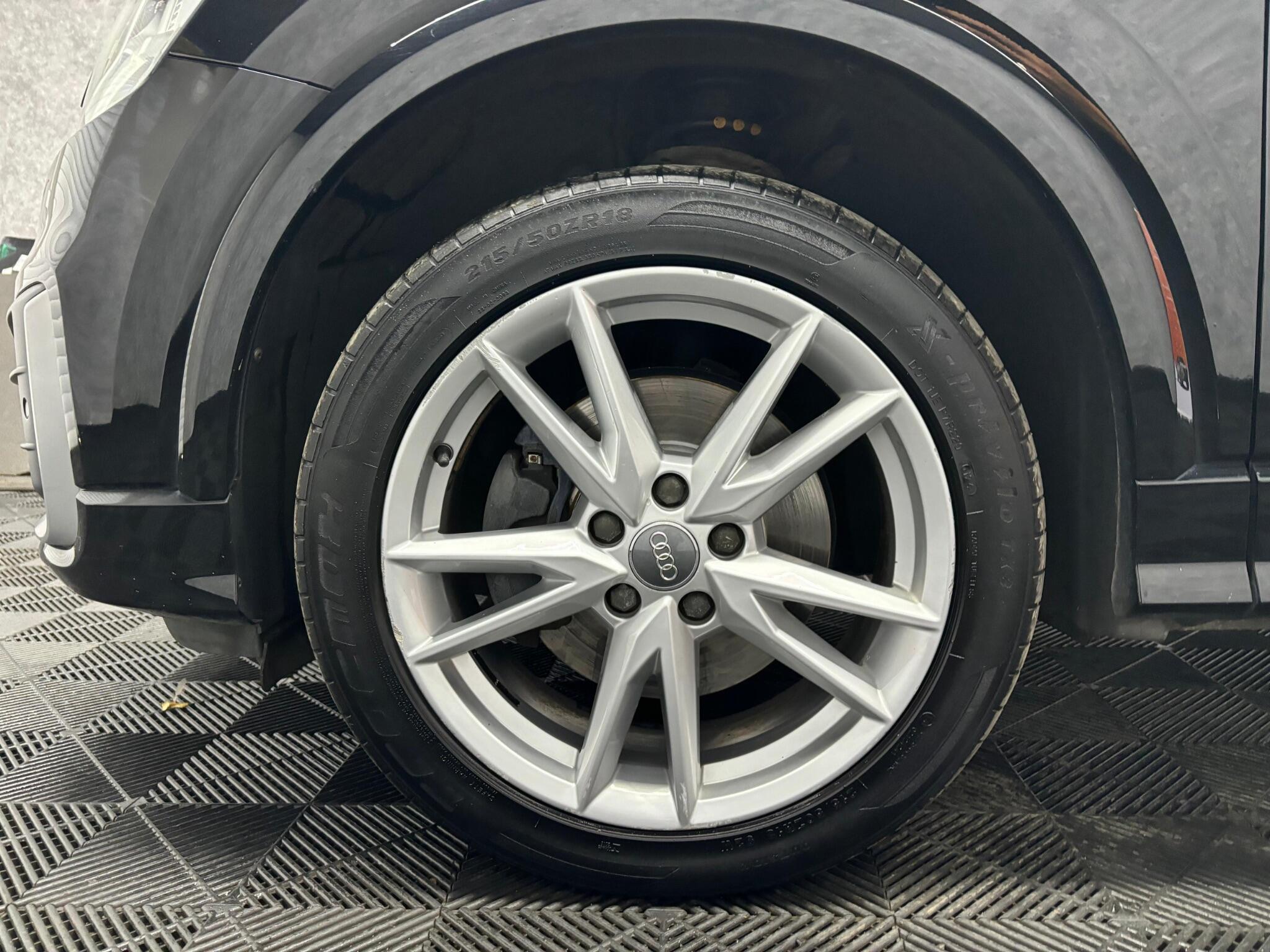 Audi Q2 view 32