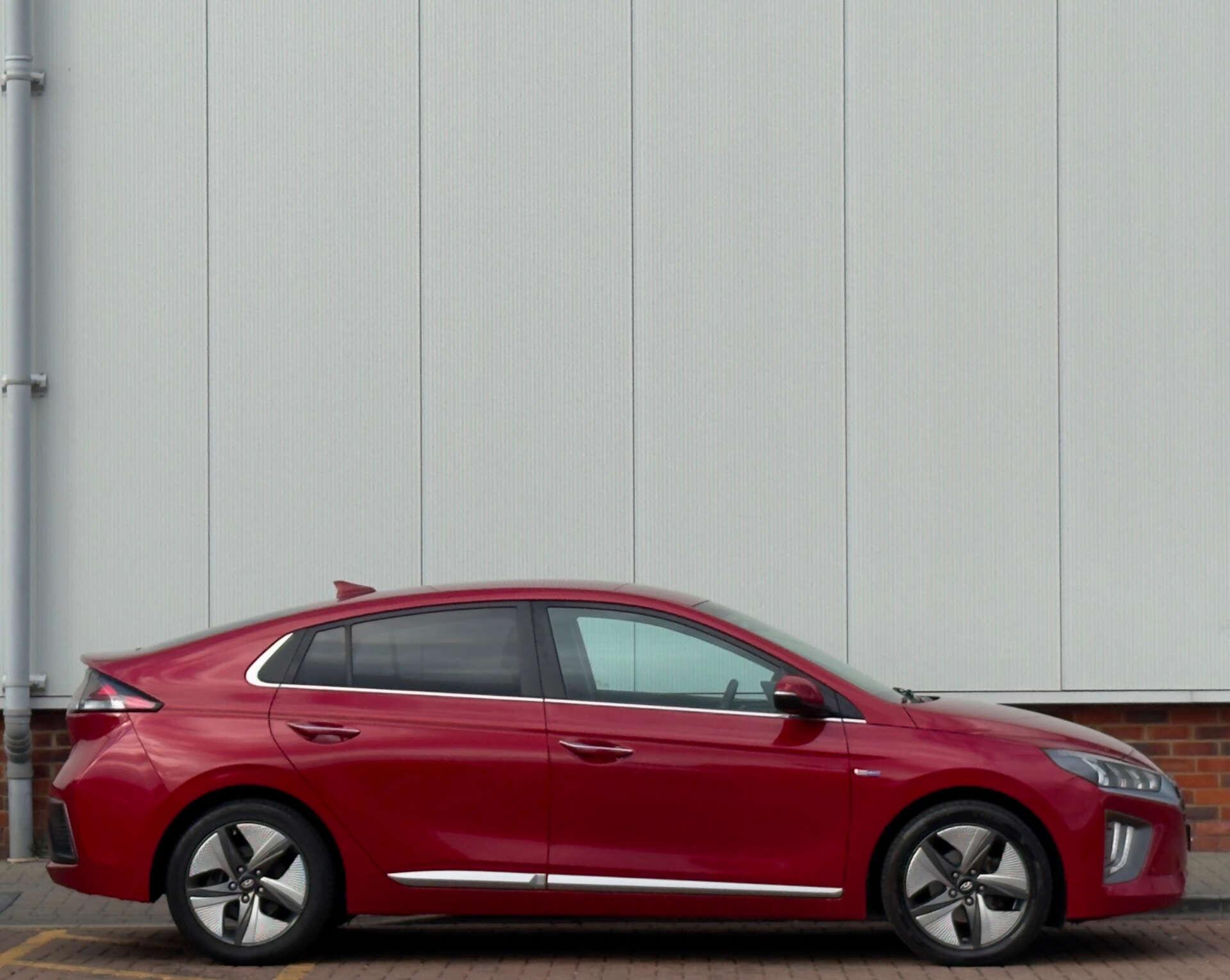 Hyundai Ioniq view 8