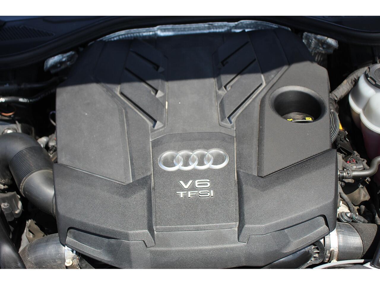 Audi A8 view 50