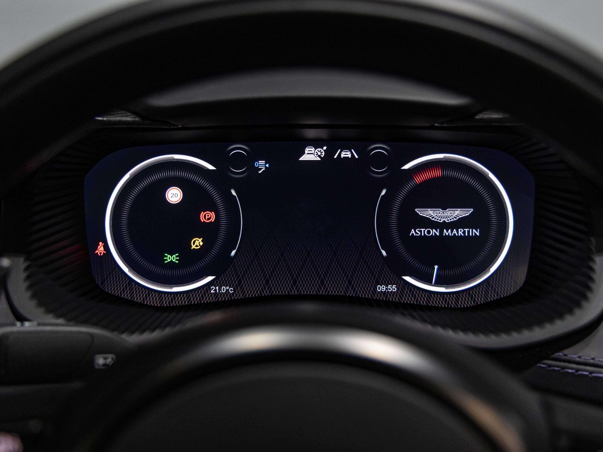 Aston Martin DBX view 21