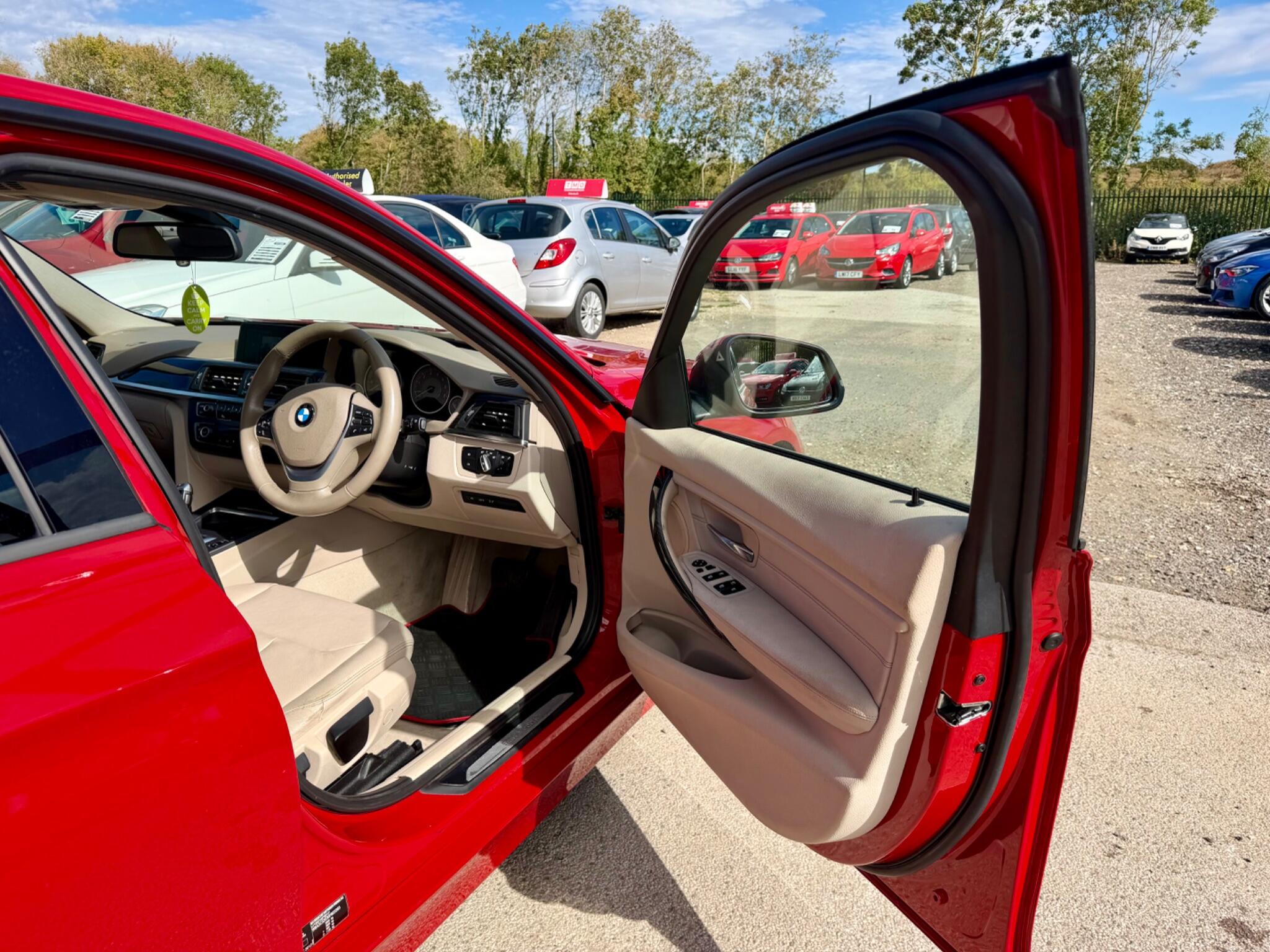 BMW 3 Series view 46