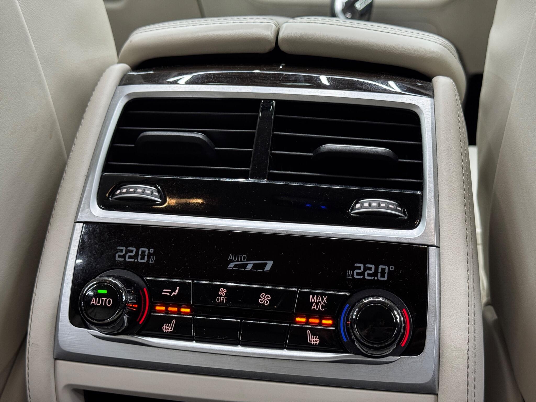 BMW 7 Series view 61