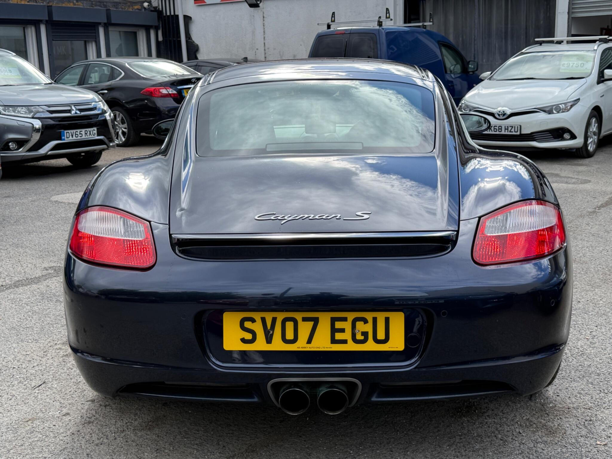 Porsche Cayman - Image 12