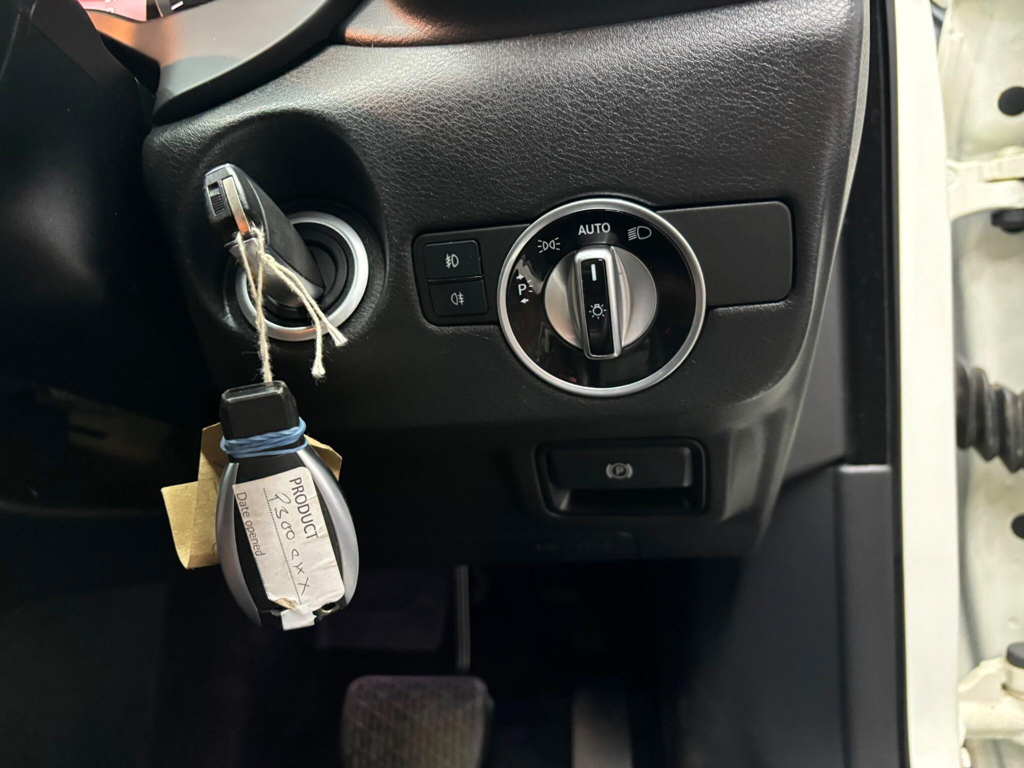 Infiniti Q30 view 22