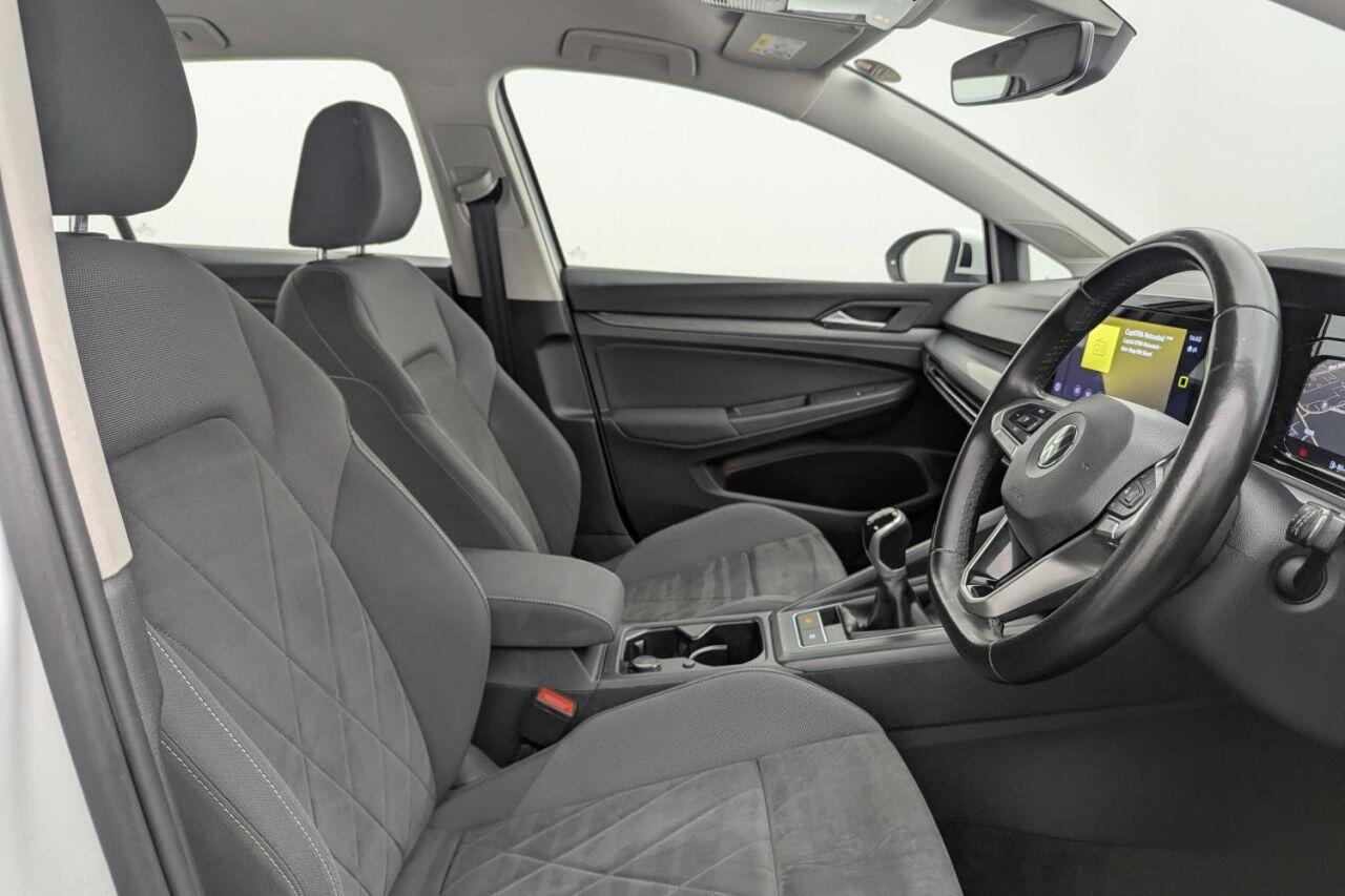 Volkswagen Golf view 3