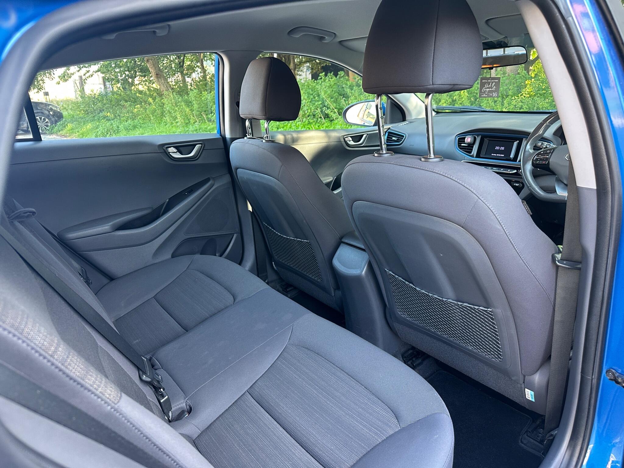 Hyundai Ioniq view 20