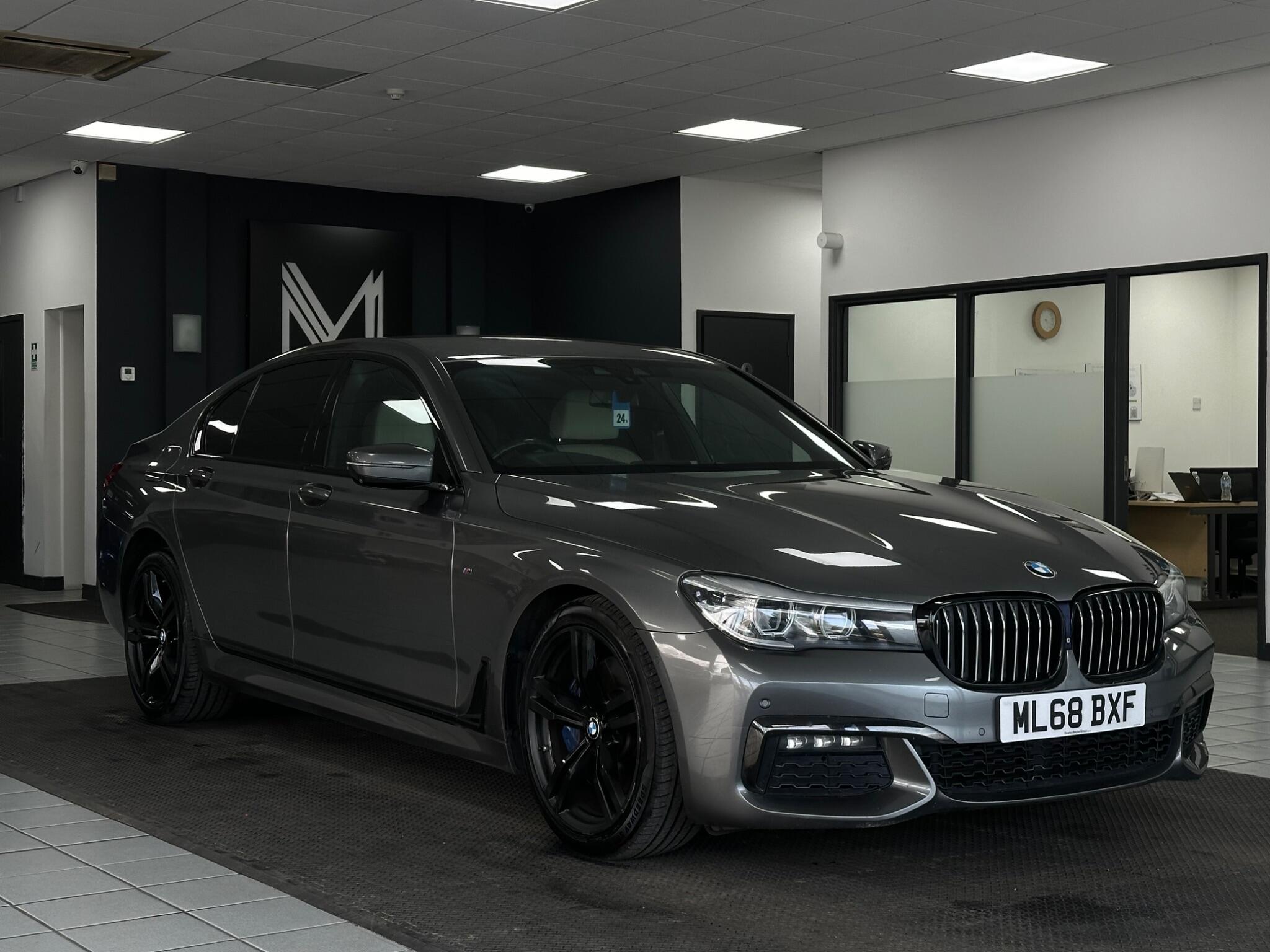 BMW 7 Series view 3