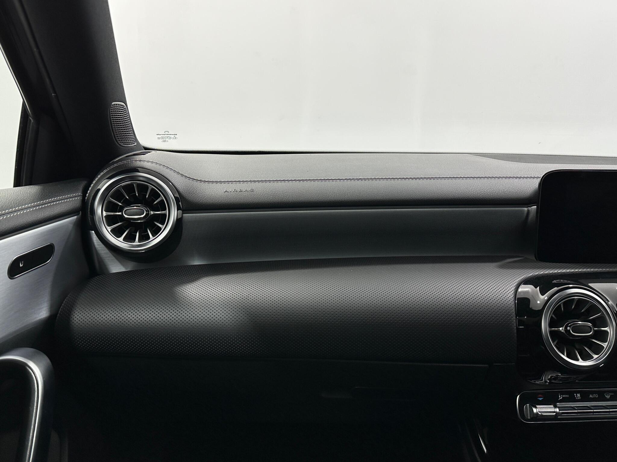 Mercedes-Benz A-Class view 31