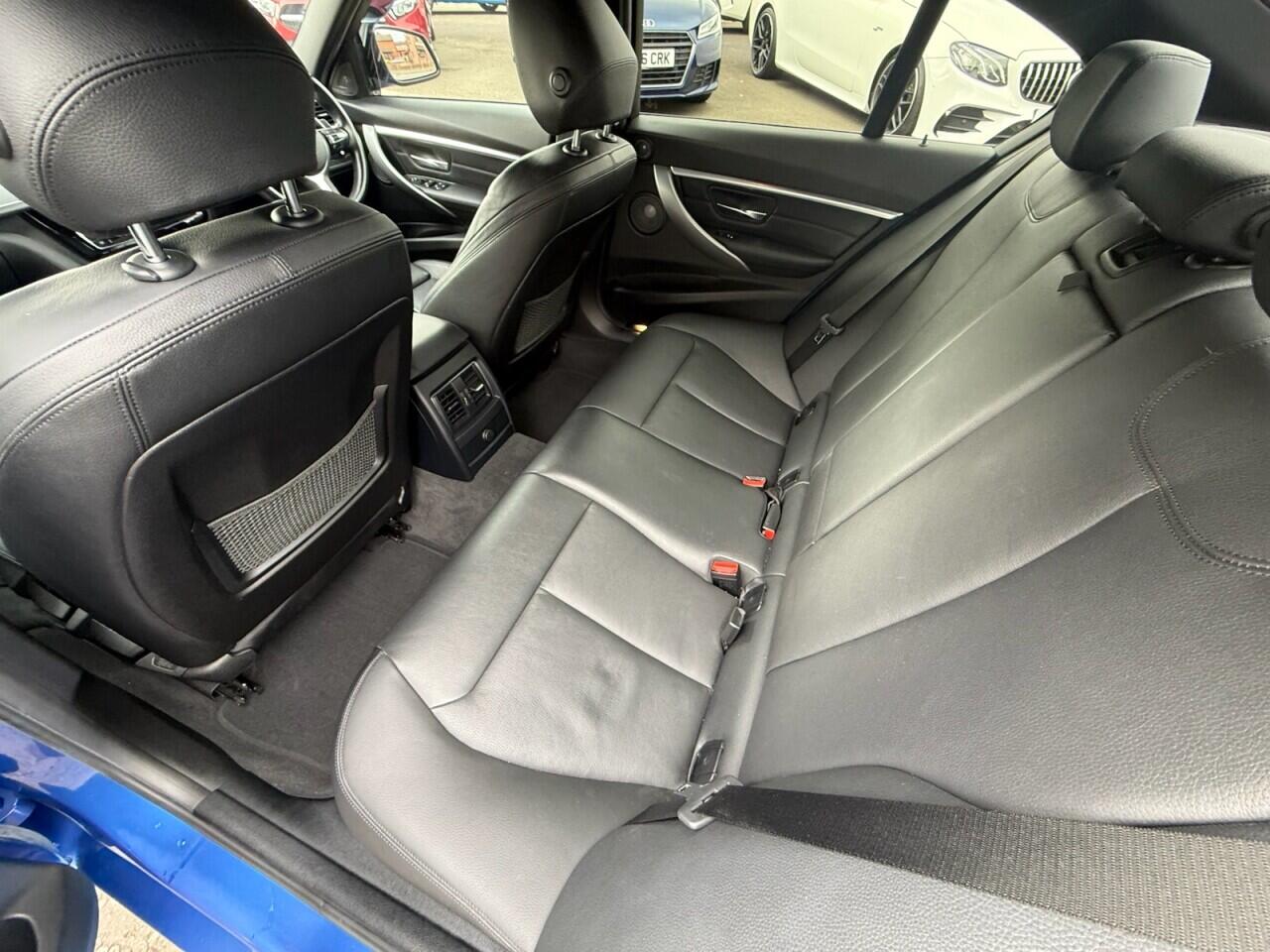 BMW 3 Series view 30