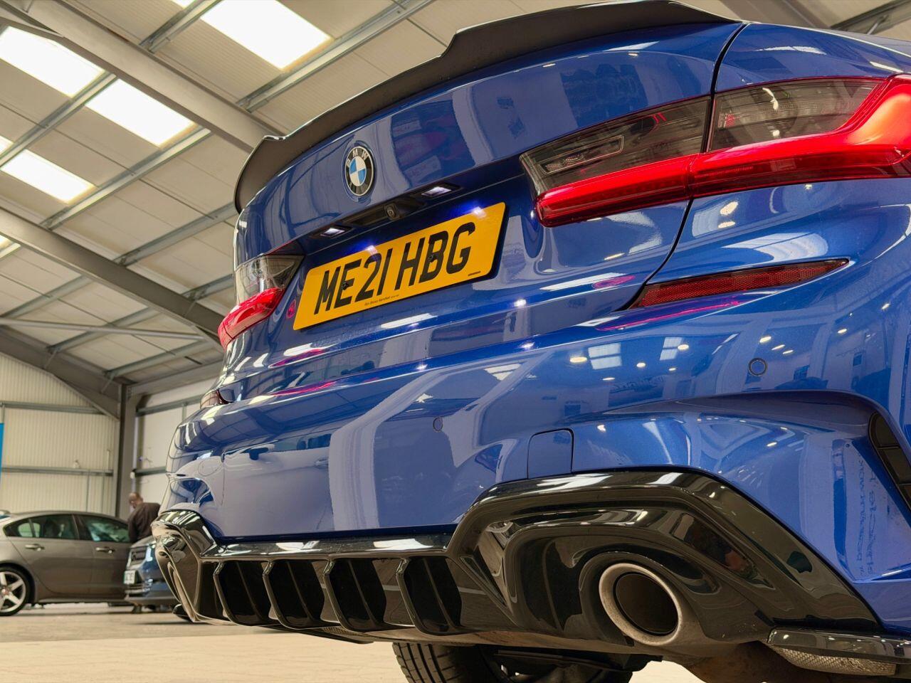 BMW 3 Series view 19