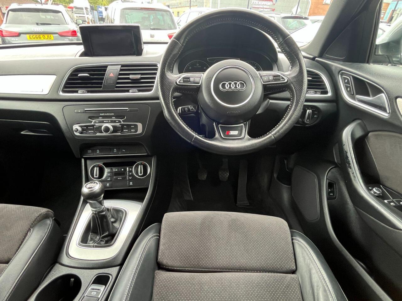 Audi Q3 view 17