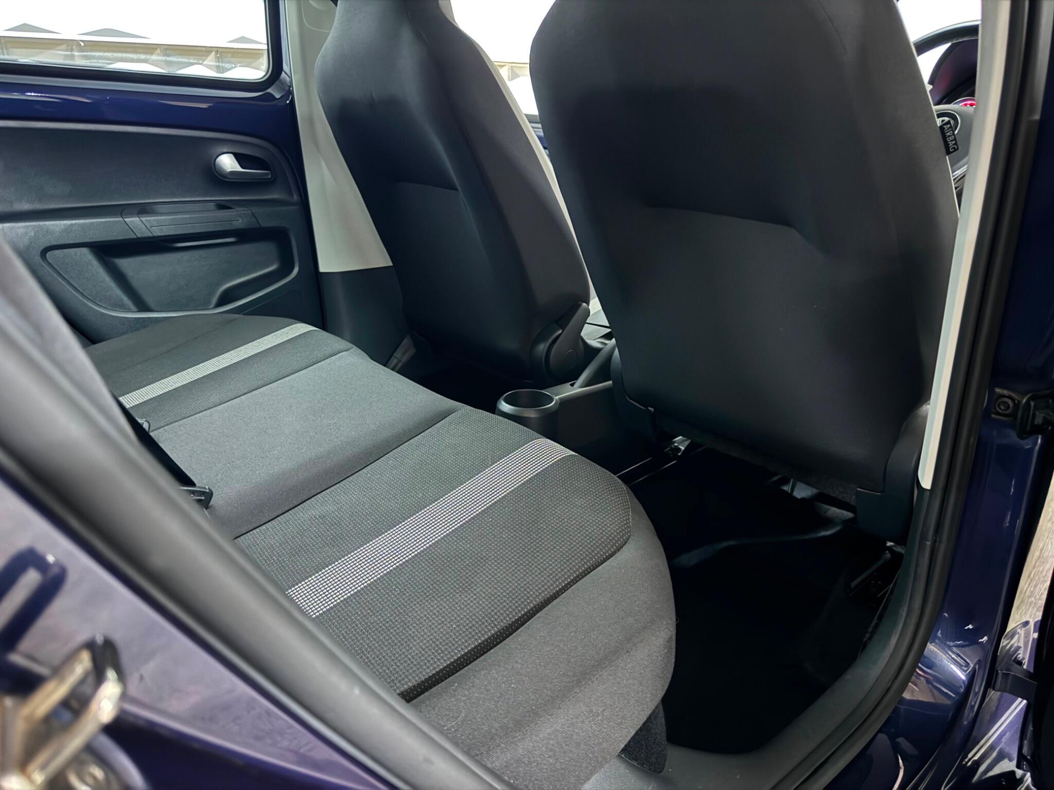 Volkswagen Up! view 16