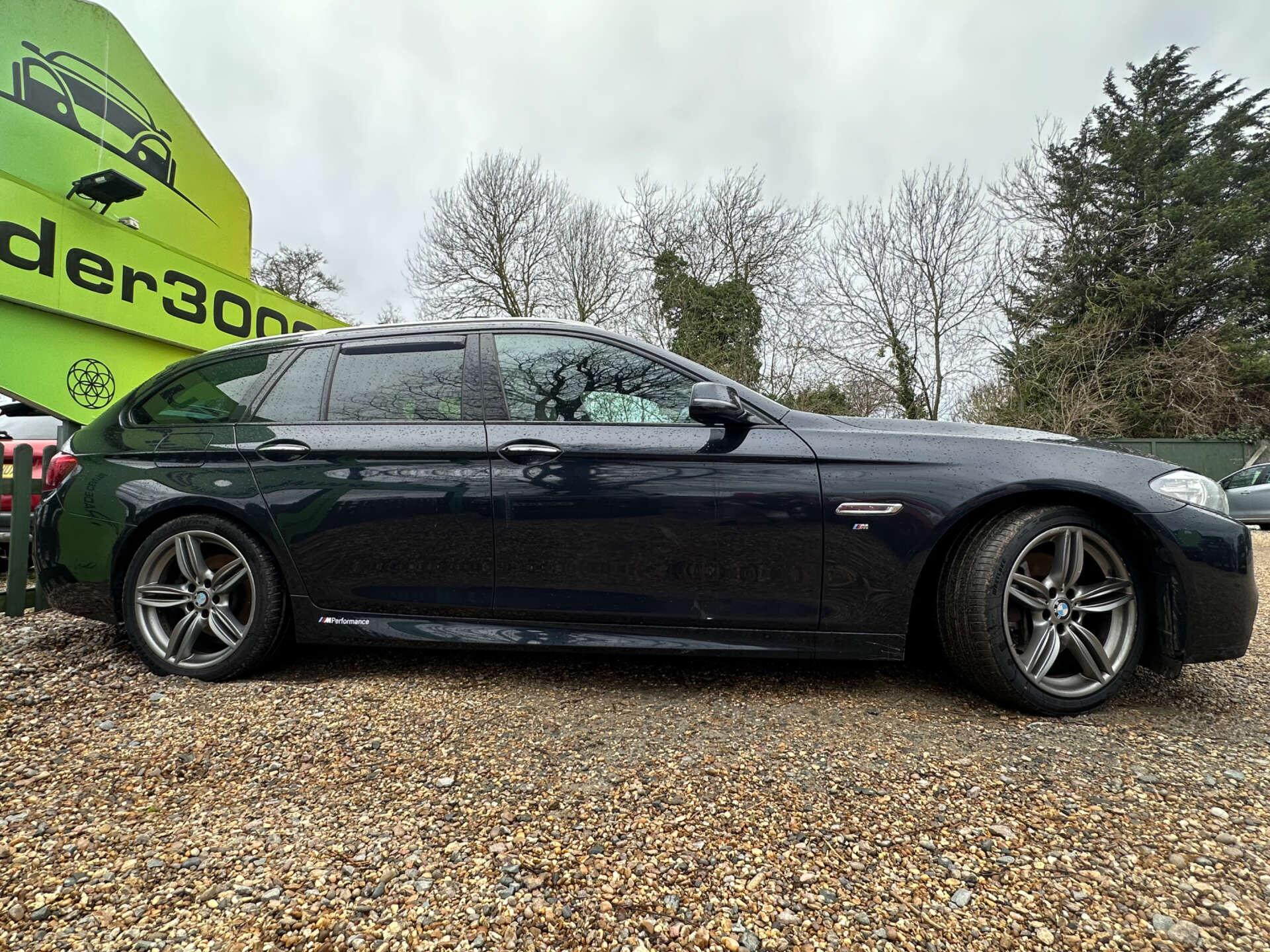 BMW 5 Series view 4