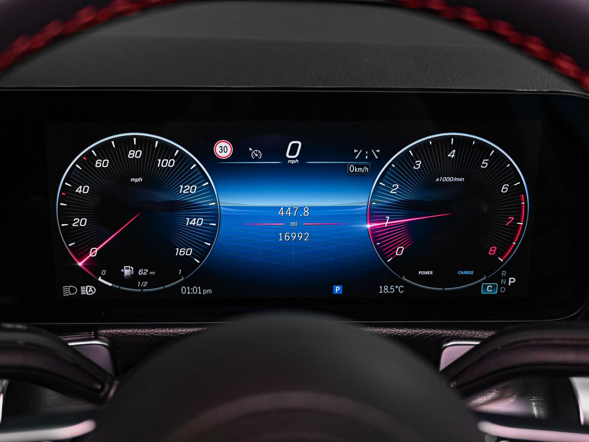 Mercedes-Benz GLB view 9