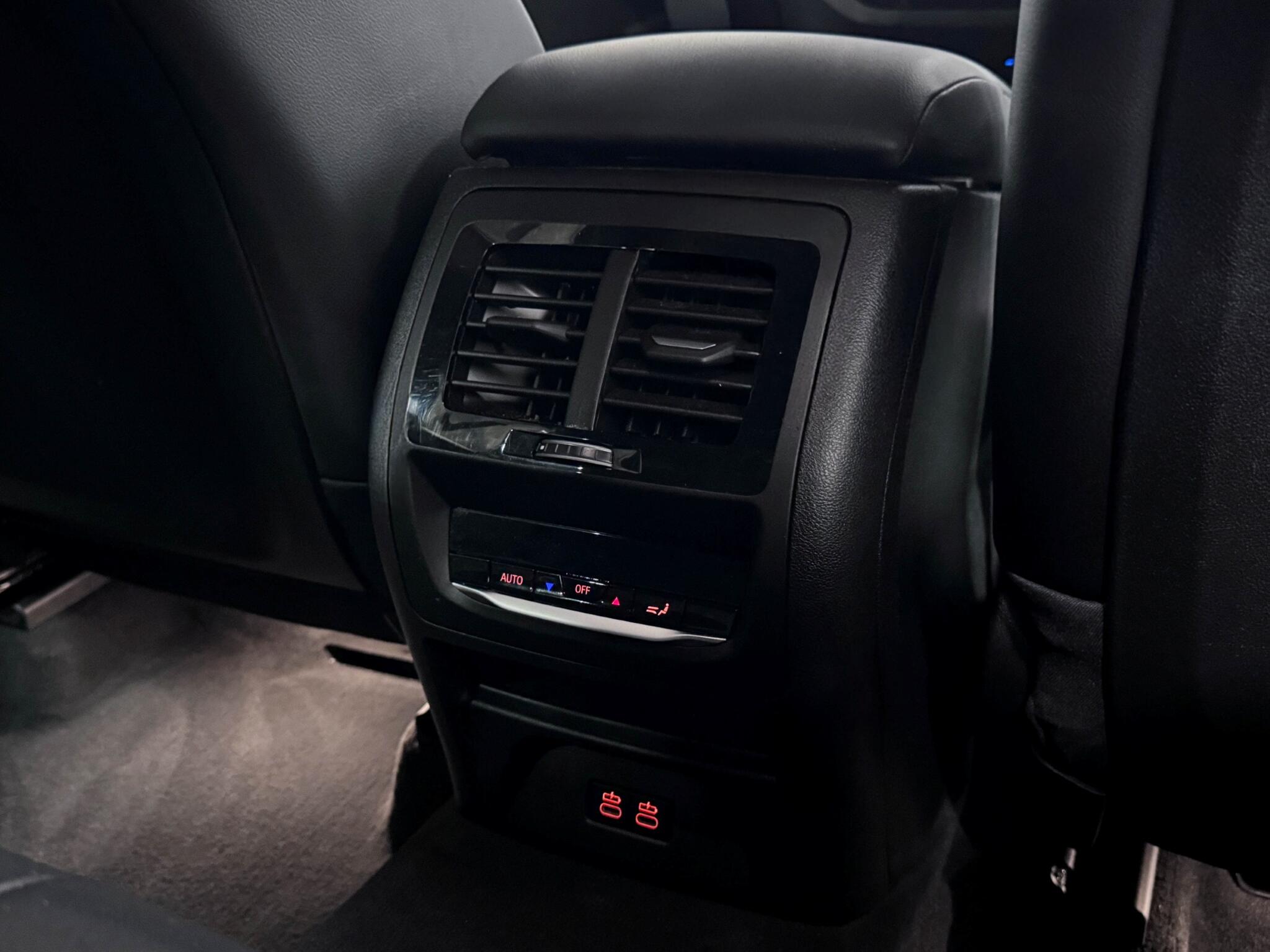 BMW X3 view 12