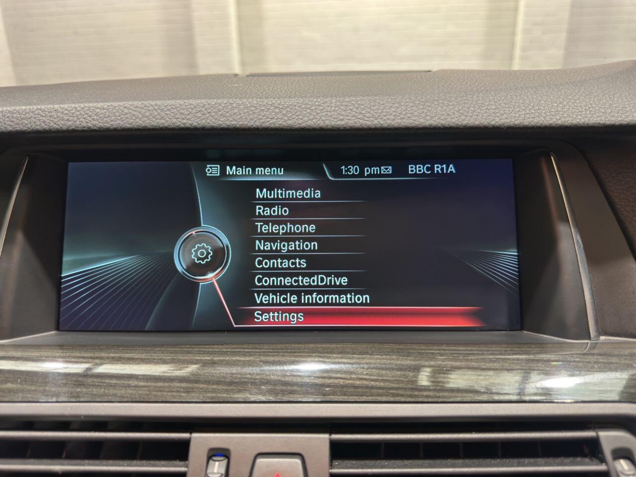 BMW 5 Series view 22