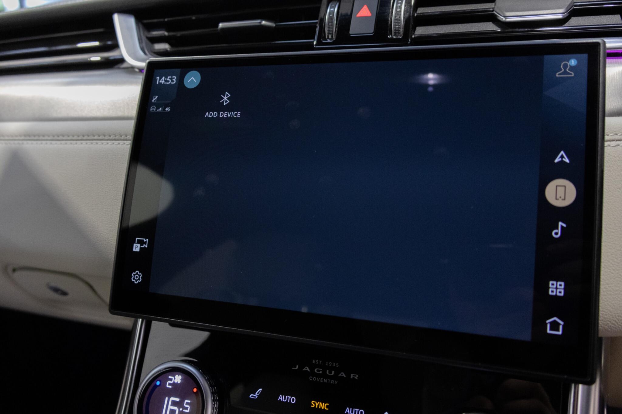 Jaguar XF view 18