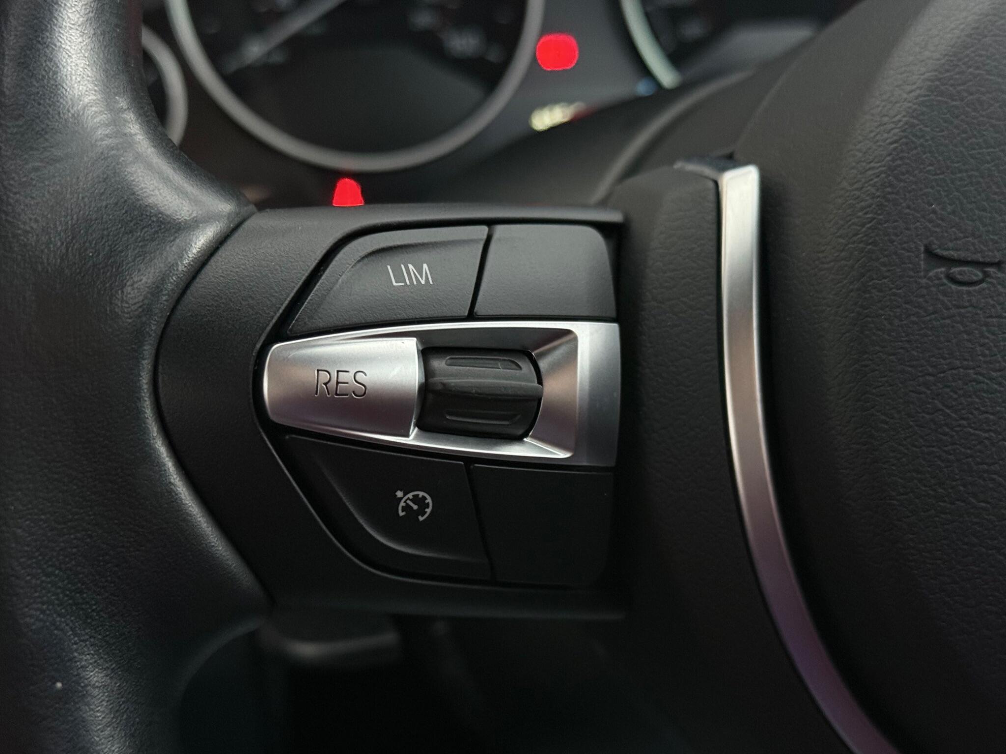 BMW 3 Series view 23